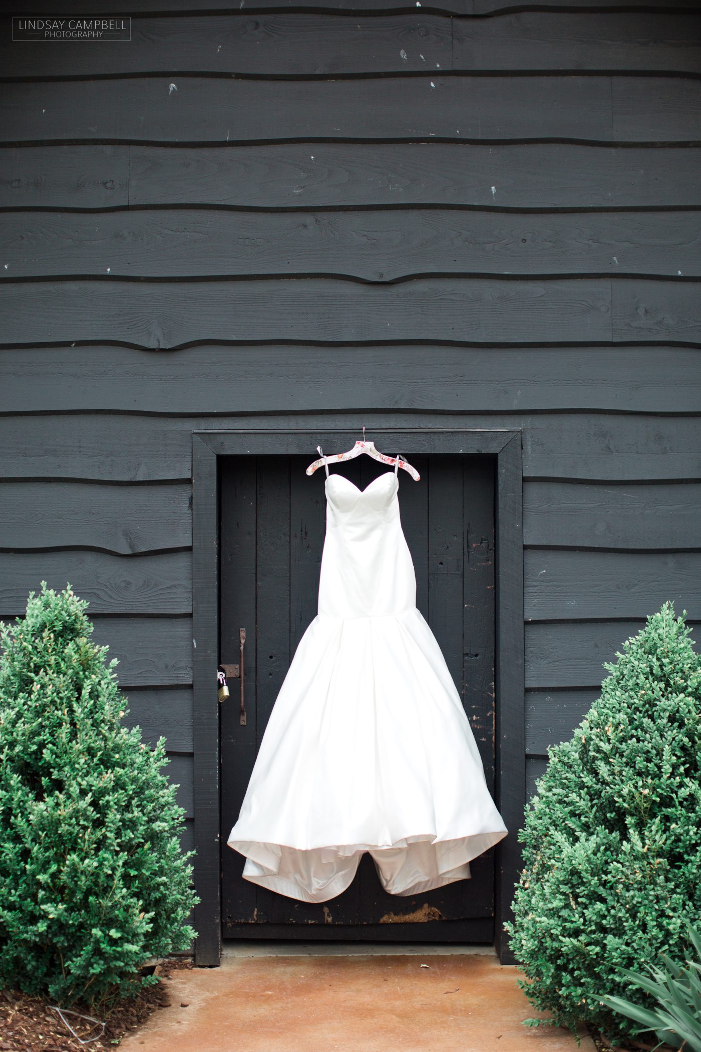 Ashley-Shawn-Arrington-Vineyard-Stone-House-Wedding_0009-2 Ashley + Shawn's Upscale Tennessee Vineyard Wedding at the Stone House at Arrington Vineyards