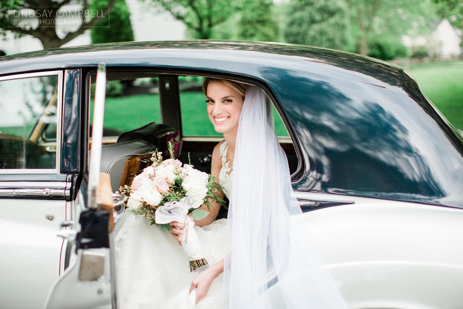 Light-and-Airy-Philadelphia-Wedding-Photographer_0012 Erin + Heath's Lush Springtime Wedding at Cairnwood Estate