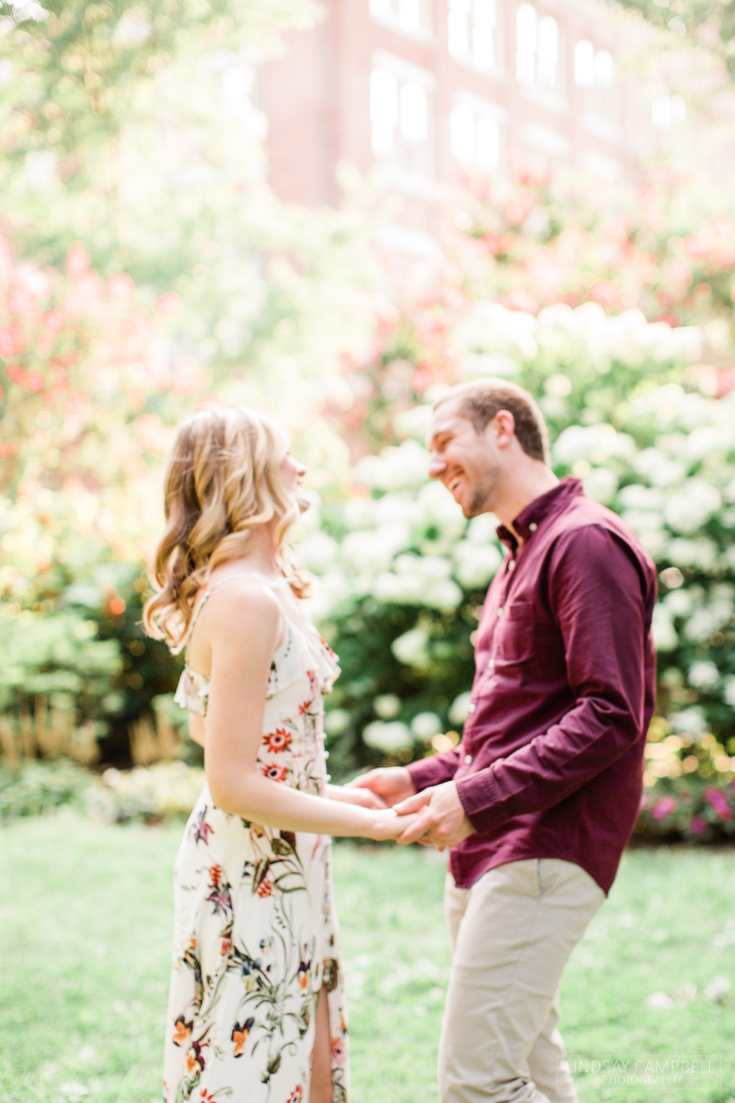 Philadelphia-engagement-photos_0004 Philadelphia Engagement Photos at Washington Square Park