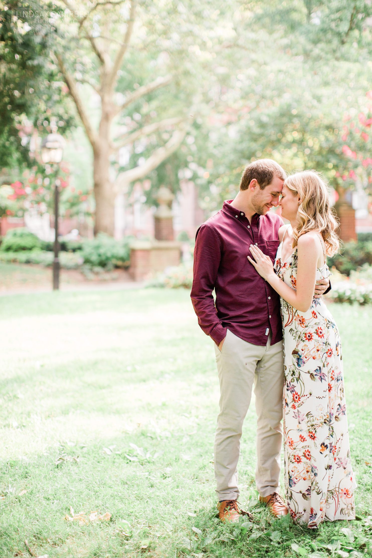 Philadelphia-engagement-photos_0010 Philadelphia Engagement Photos at Washington Square Park