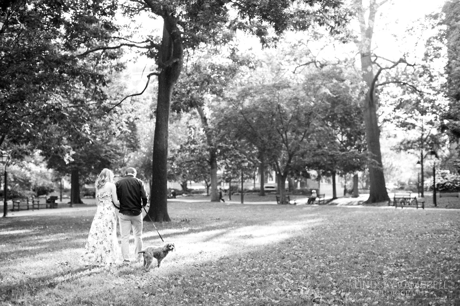 Philadelphia-engagement-photos_0016 Philadelphia Engagement Photos at Washington Square Park